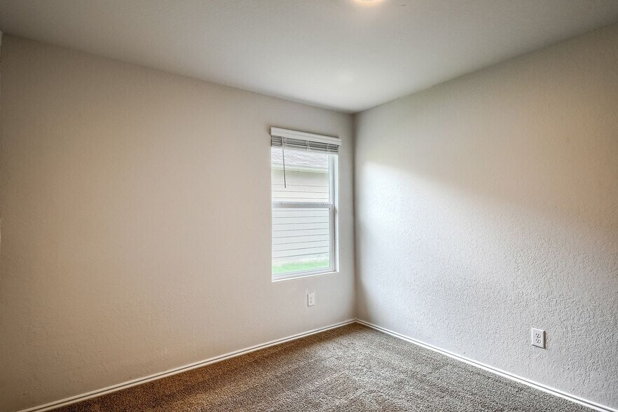 Building Photo - 745 Adler Way