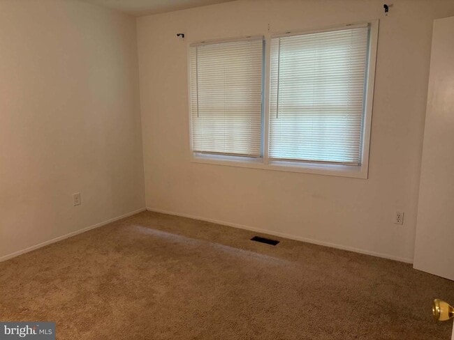 Building Photo - 2207 Hyson Pl