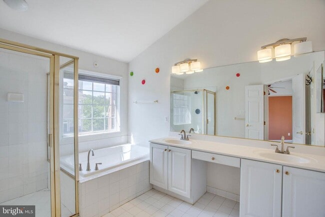 Building Photo - 13381 Sir Ramsay Way
