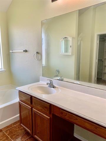 Building Photo - 3500 Crisoforo Dr