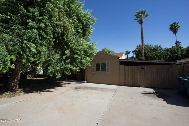 Primary Photo - 325 E 5th Ave