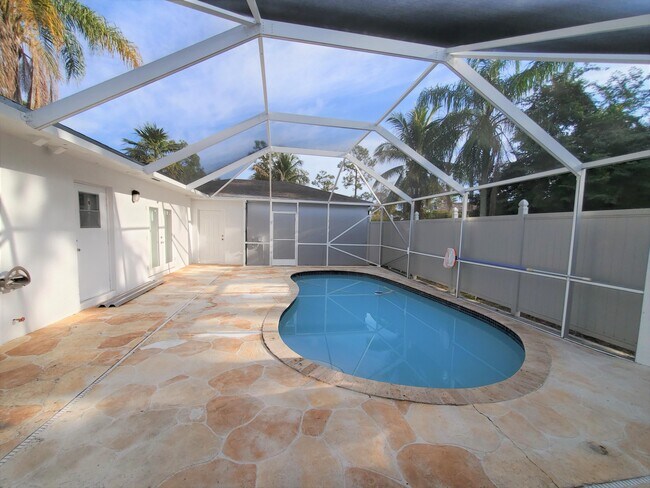 Building Photo - 1313 Periwinkle Pl