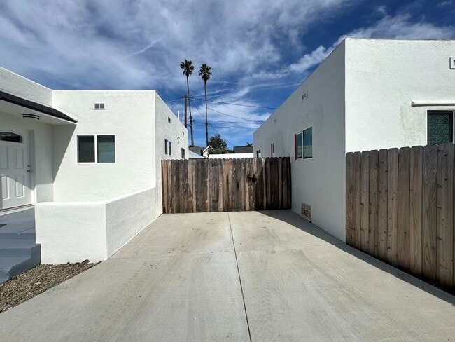 Building Photo - 453-457 Hurst Ave