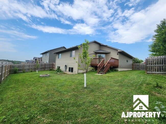 Building Photo - 6521 W Amber St