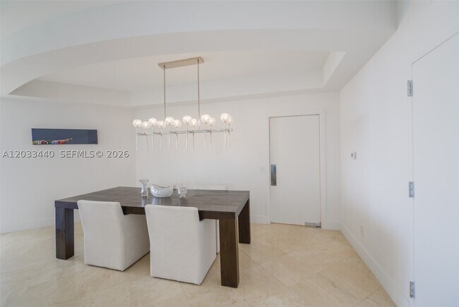Building Photo - 21050 Point 702
