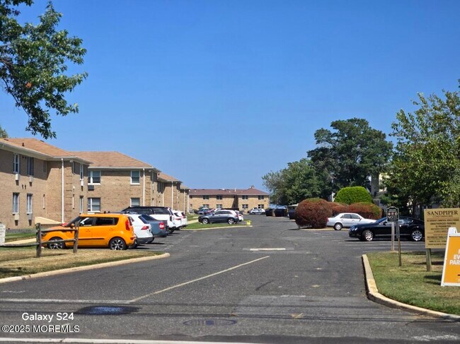 Building Photo - 324 Shore Dr