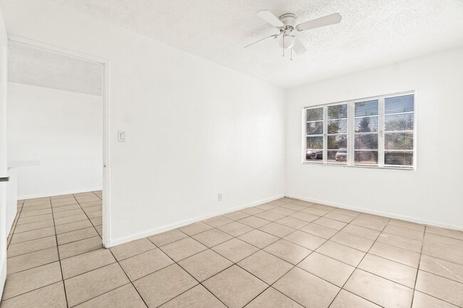 Building Photo - 211 Sunrise Ave