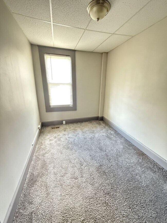 Building Photo - 4027 Belwood Ave
