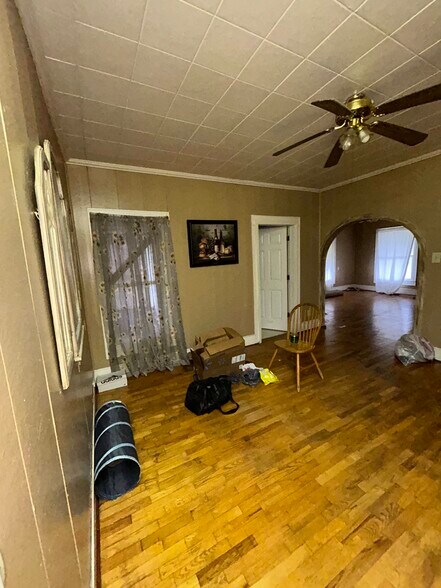 Building Photo - 404 S Thomas St