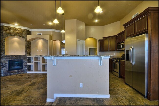 Building Photo - Fantastic home