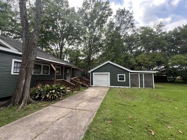 Building Photo - Spacious 5-Bedroom Home in Prime Zachary Location