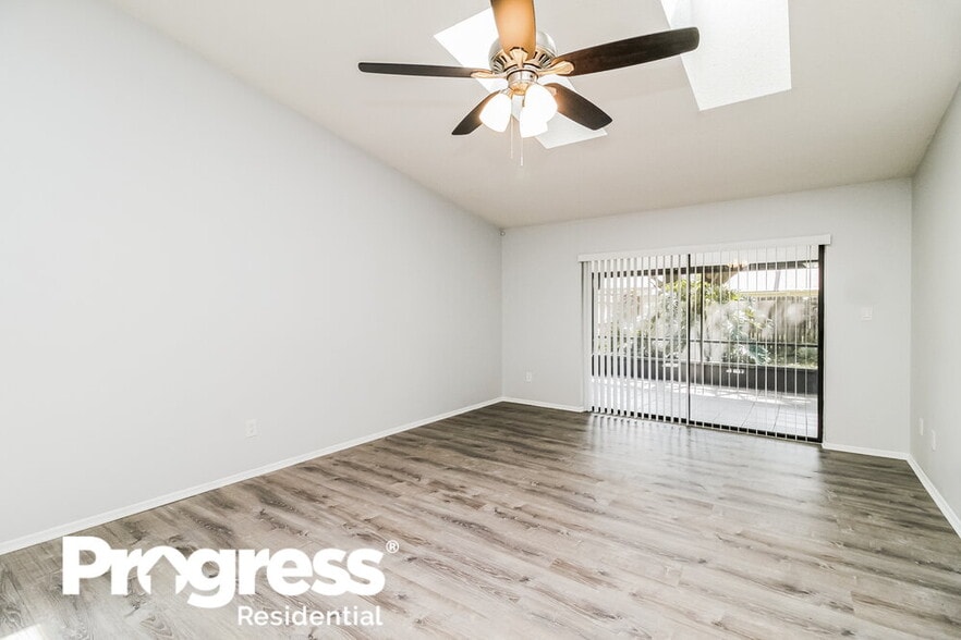 Building Photo - 1055 Alpug Ave