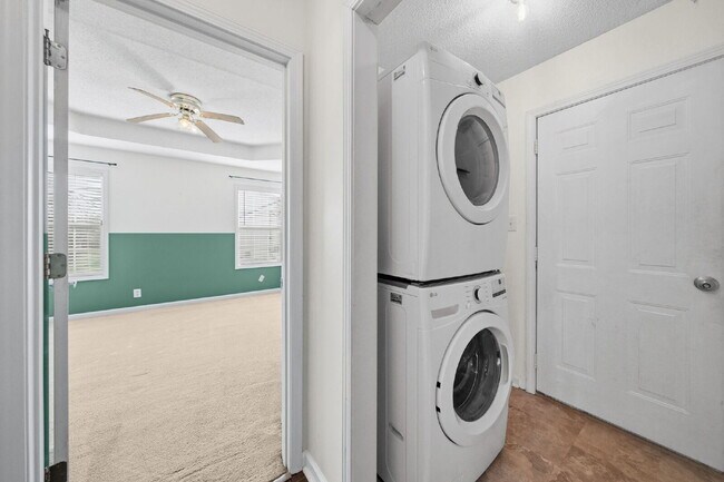 Building Photo - Charming 3-Bedroom Home with 2 Full Baths Ranch, Fenced in backyard with Storage Shed - Your Perf...