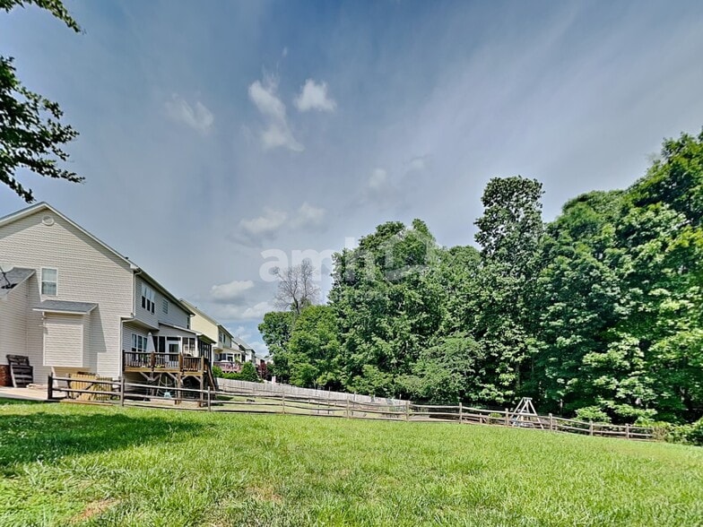 Building Photo - 4466 Timberwood Dr