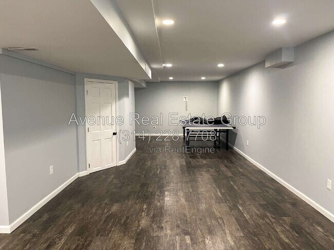 Building Photo - 948 Meramec Grove Dr