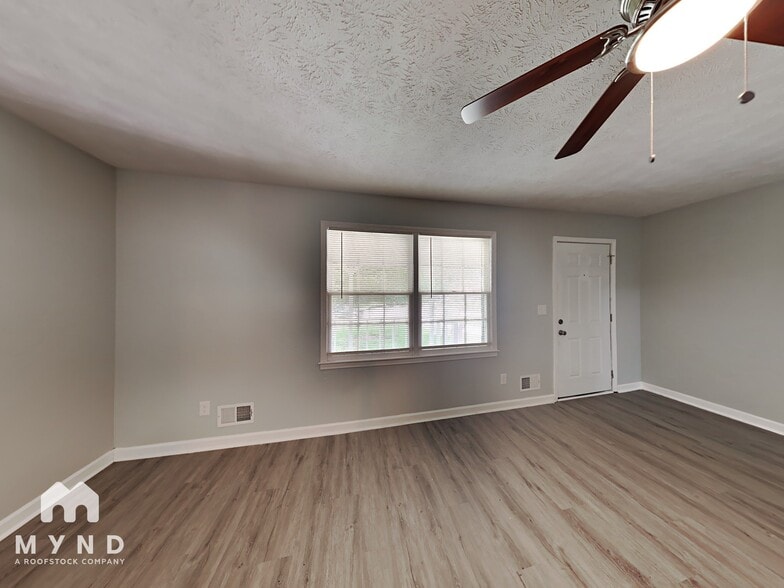 Building Photo - 1836 Hillsway SW