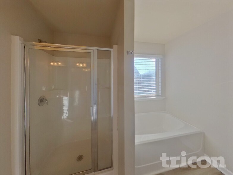 Building Photo - 207 Stillwood Dr