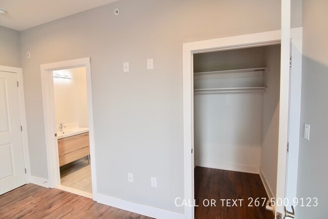 Building Photo - Awesome two bedroom with W/D !! Schedule y...