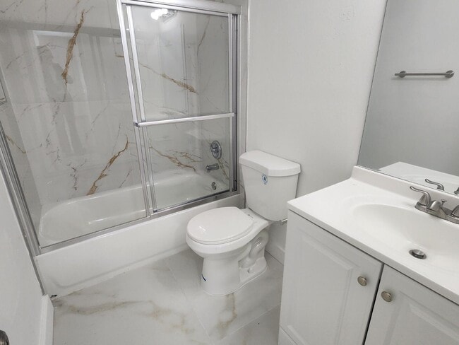 Building Photo - 1617 N J St