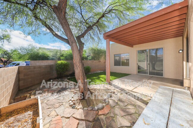 Building Photo - 3760 N Bay Horse Loop