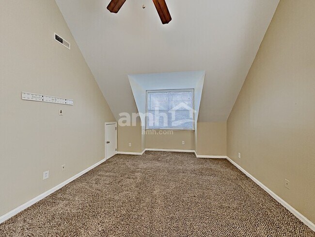 Building Photo - 2581 Douglas Ln
