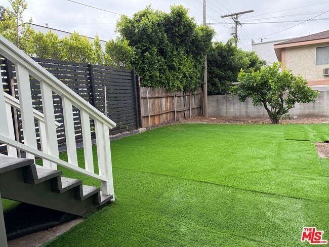 Building Photo - 1262 Kipling Ave