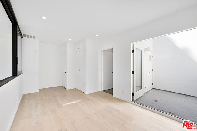 Building Photo - 1401 Camden Ave