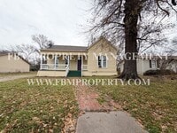 Building Photo - 741 W Park Ave