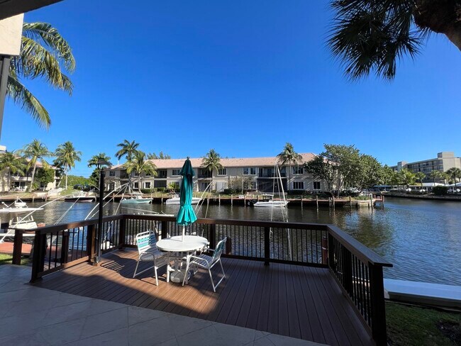 Building Photo - 1 E Royal Palm Rd