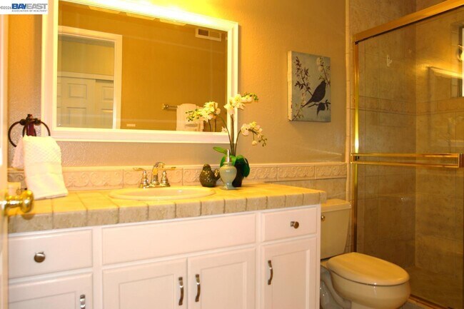 Building Photo - 306 S Park Victoria Dr