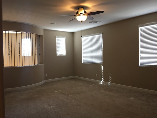 Building Photo - Chandler 5 Bed, 3 Bath + Bonus Room Office/Den