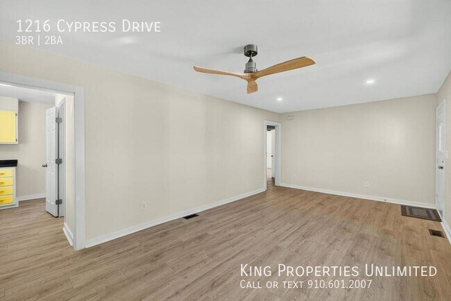 Building Photo - 1216 Cypress Dr