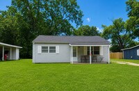 Building Photo - 2013 Greendale Dr