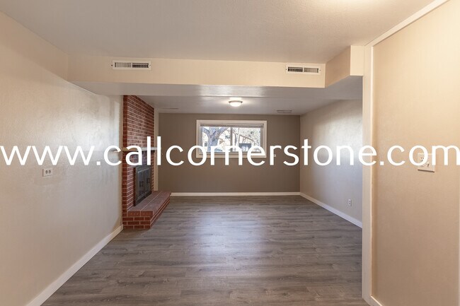 Building Photo - 1334 Pike Dr