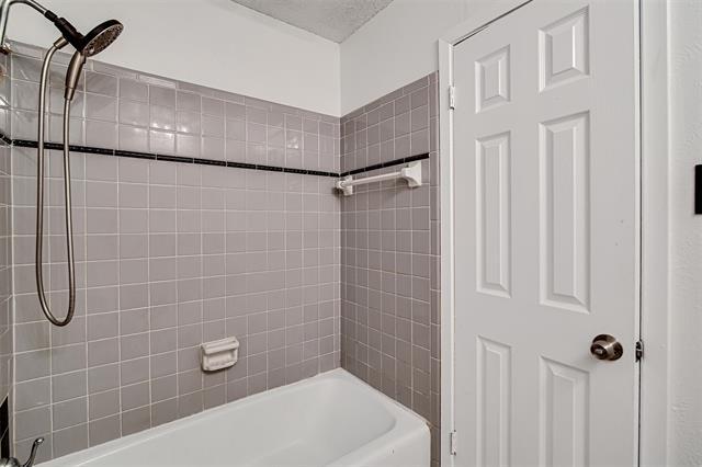 Building Photo - 207 Stefanie St