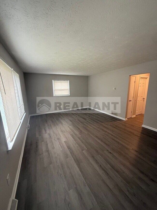 Building Photo - 1684 Hill View Pl