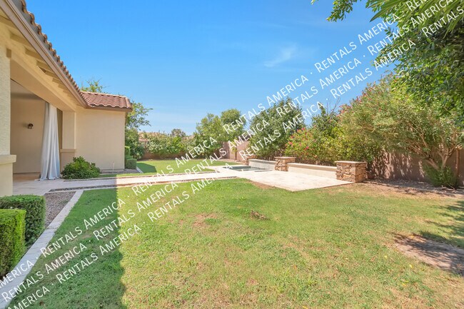 Building Photo - GORGEOUS 4/2.5 + DEN with Spa in Chandler!