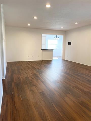 Building Photo - 3831 Crestpark Dr