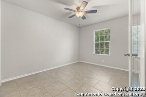 Building Photo - 2122 York Dr
