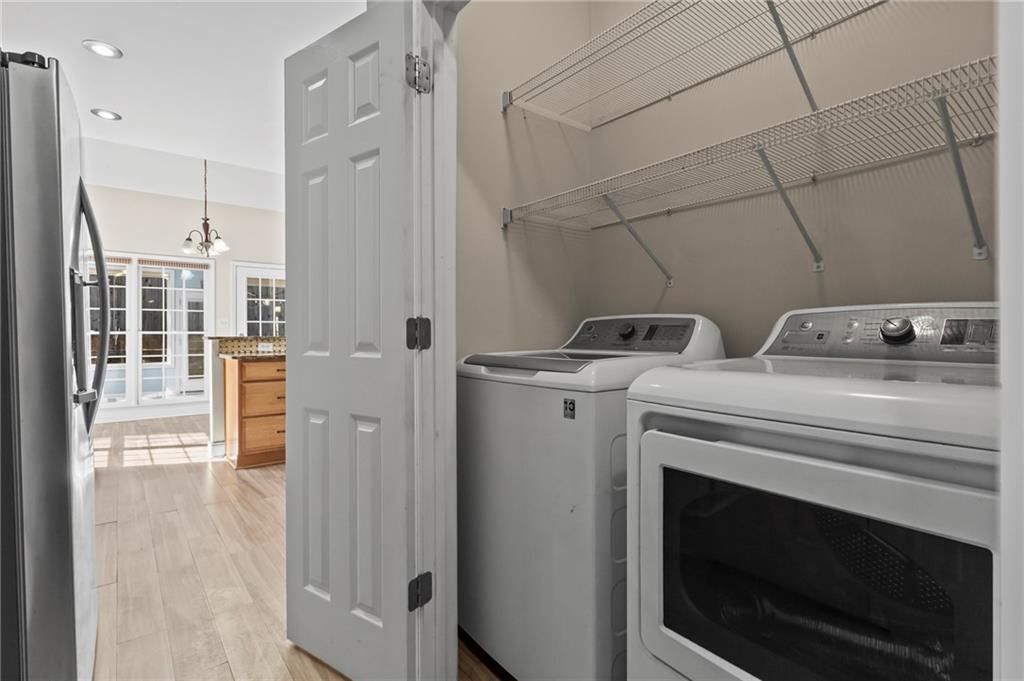 Building Photo - 3030 Northcliff Dr