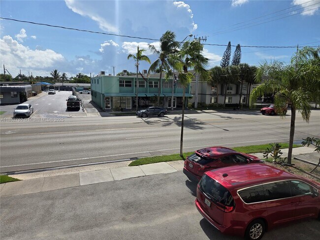 Building Photo - 348 S Federal Hwy