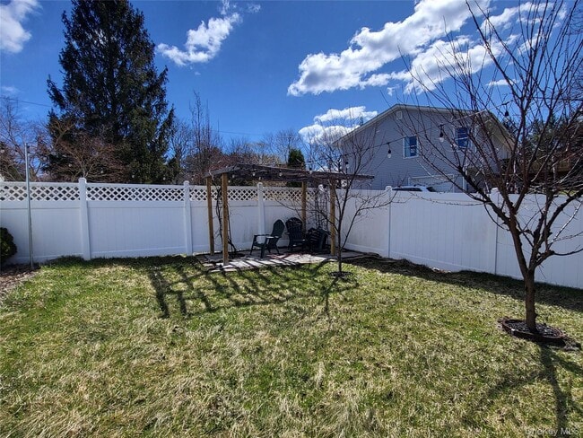 Building Photo - 20 Scott Dr