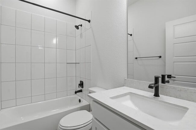 Building Photo - 881 Prominence Wy