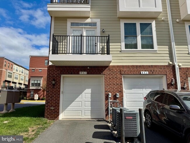 Building Photo - 451 Kornblau Terrace SE