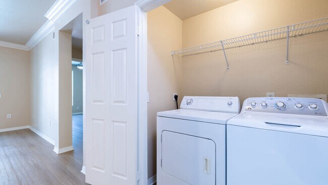 In-home Washer and Dryer - City Pointe