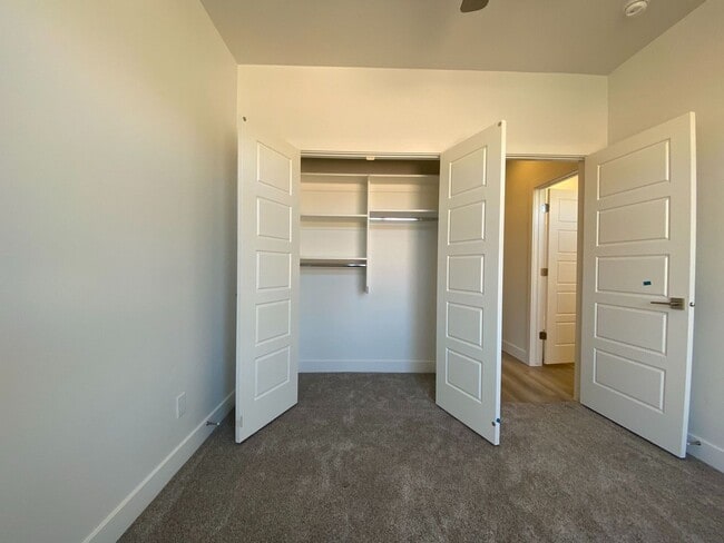 Building Photo - Green Springs Home near Golf Course and Sh...