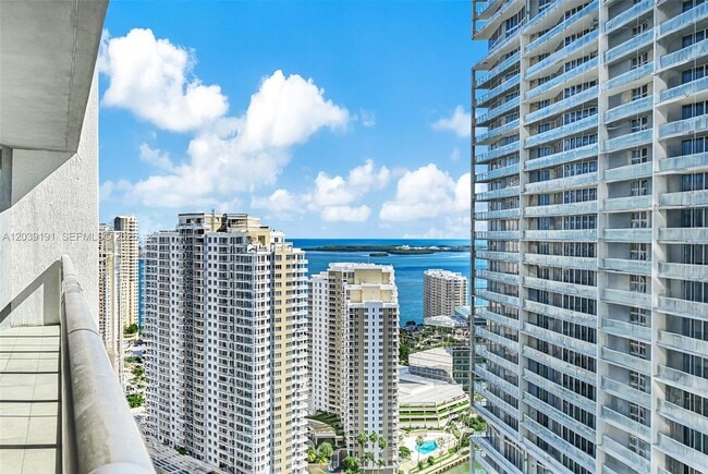 Building Photo - 475 Brickell Ave