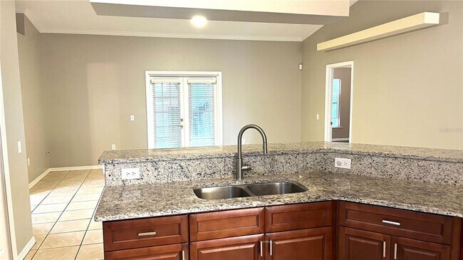 Building Photo - 326 Fox Lake Dr