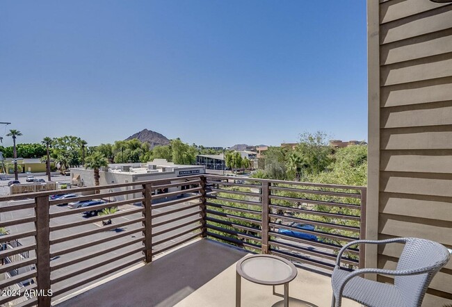 Building Photo - 4020 N Scottsdale Rd