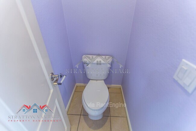 Building Photo - 13562 W Cypress St